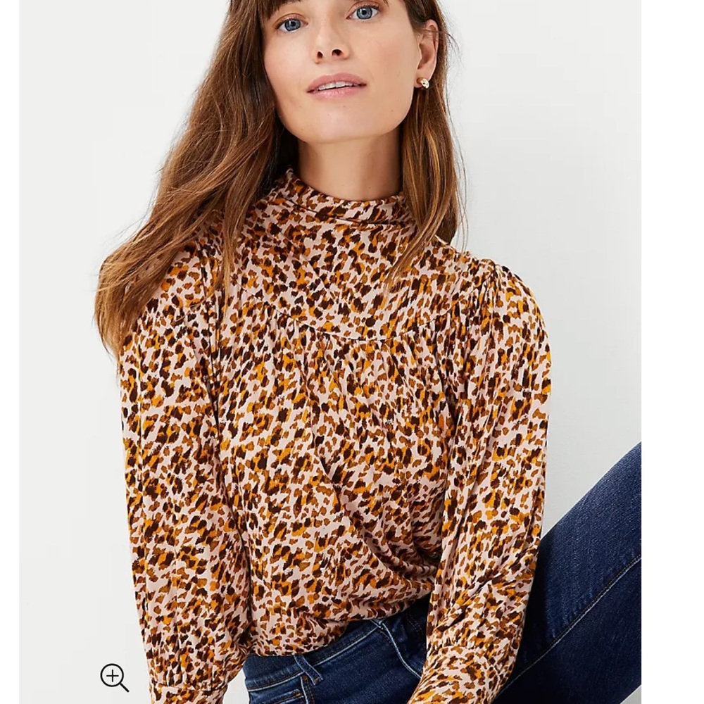 NWT ANN Taylor Animal Print Turtleneck Top